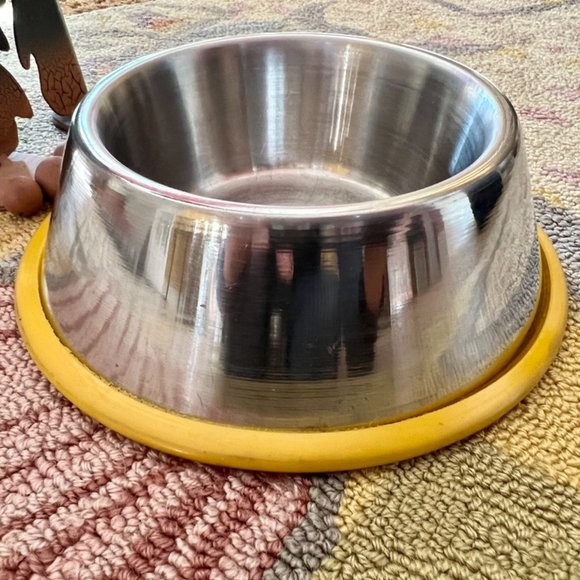LAST CHANCE!  Dog/Cat/Pet Dish - Picture 1 of 5
